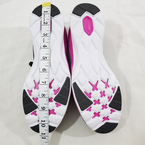 *New* Women's Nike Sneakers (9) Training, Walking. - Picture 6 of 8